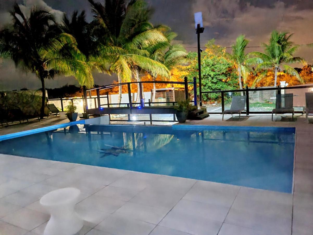 De 2 Avec Piscine Partagee Jacuzzi Et Jardin Clos A Hébergement de vacances Le Moule